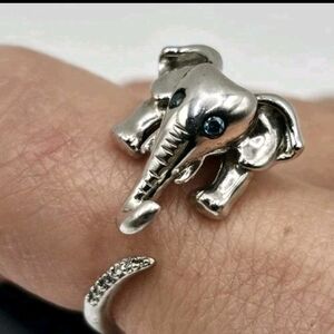 Sterling silver Ring  925 stamped small blue diamonds and white size 7